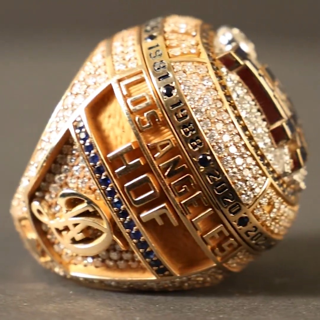 Put a ring on it. 💍 The 2025 Los Angeles Dodgers World Series ring has arrived at the Hall of Fame!