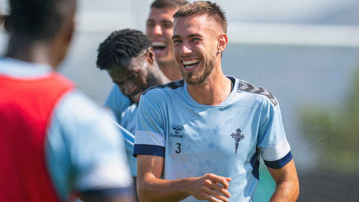 😂🇪🇸 How Celta told Óscar Mingueza that he was called up to Spain... Coach: "Your attitude in defensive set pieces is a **** disgrace." Mingueza: "Mine?" Coach: “What is a **** shame is that Luis de la Fuente called you up for the national team!"