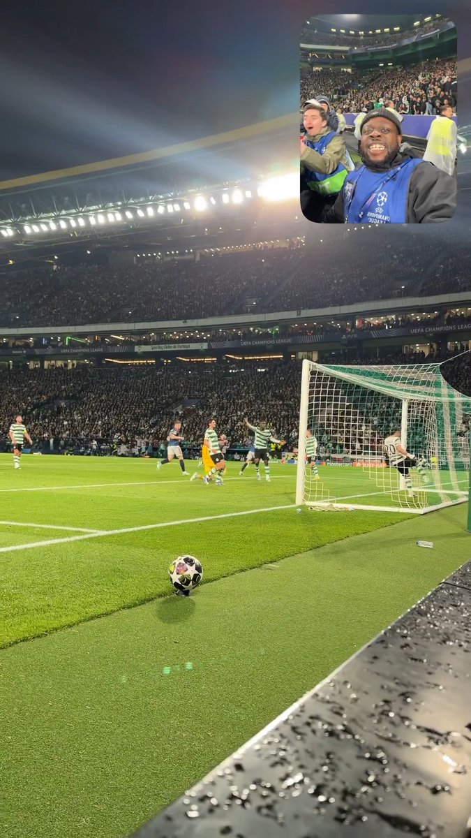 A front-row seat 🍿 Frimmy's pitchside reaction to Kai's match-winner 🤩