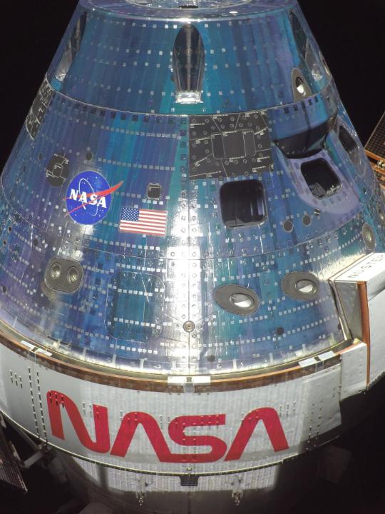 Ya casi es hora de regresar a casa 🌎 El amerizaje de la misión NASA Artemis II está previsto para el 10 de abril a las 8:07 p.m. EDT. En este video, Liliana Villarreal, directora de Aterrizaje y Recuperación, te explica cómo será esta operación.