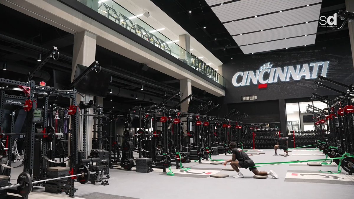 Yet another program investing MAJOR $ into their weight room & facilities All the proof you need for how important getting strong & explosive is to athletes It’s the BEST way to: 1. Improve performance 2. Reduce injury 3. Develop 🎯 Focus on it