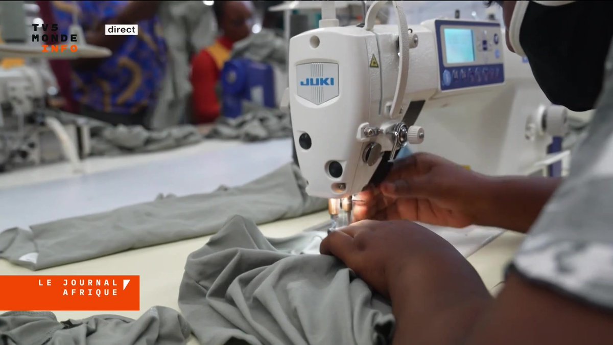 À 40 km de Cotonou au Bénin, 1640 hectares de terre sont devenus un gigantesque chantier industriel. La GDIZ, Zone industrielle de Glo-Djigbé, veut transformer le coton, le cajou, l'ananas sur place. Objectif : 300 000 emplois d'ici 2030.