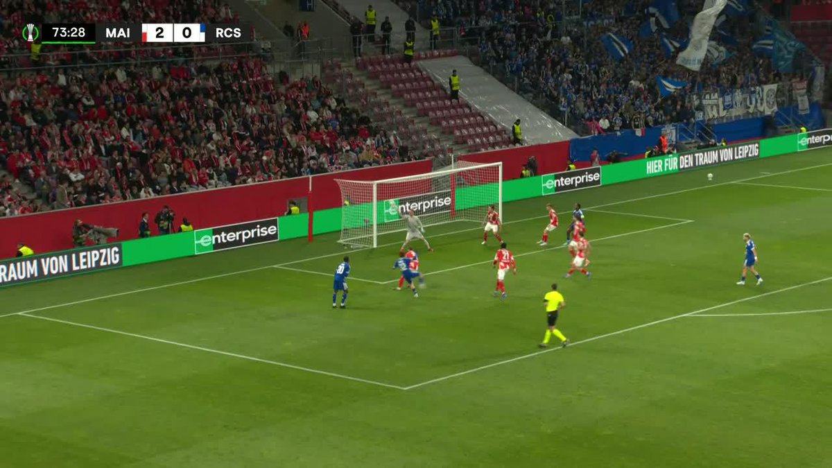 ¡EL COLO BARCO CASI HACE UN GOLAZO! El argentino del Estrasburgo dejó a varios rivales del Mainz en camino y al rematar, la pelota pegó en el travesaño. ▶️ Mirá la🏆 #ConferenceLeague en el Plan Premium de #DisneyPlus