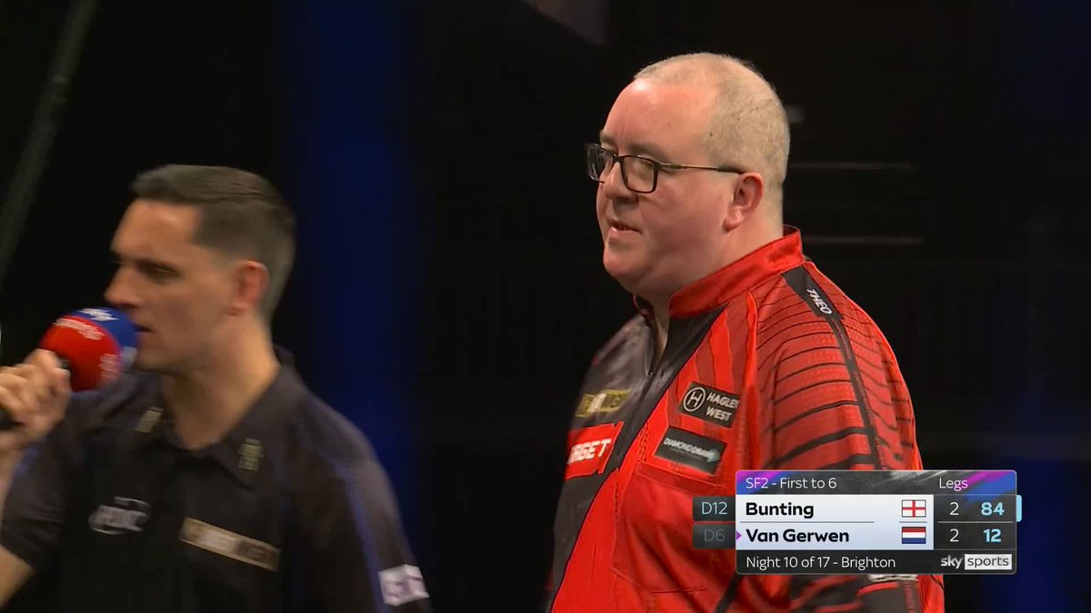 BUNTING BREAKS! Advantage Stephen Bunting! The Bullet conjures up a clinical two-dart 84 combination to seize the initiative against Michael van Gerwen! 📲 #PLDarts | SF2