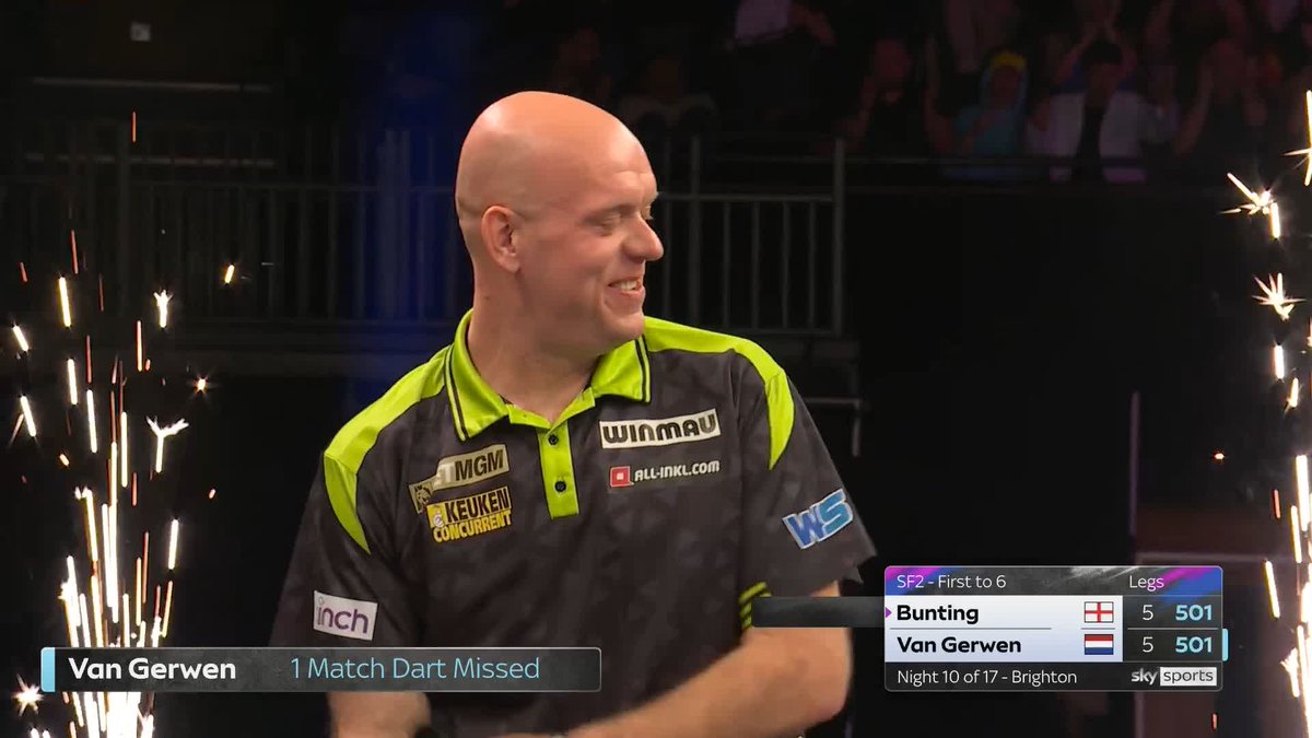 VICTORY FOR VAN GERWEN! 🟢 Michael van Gerwen sets up a showdown against Jonny Clayton for the Night Ten title in Brighton! The Dutchman overcomes Stephen Bunting in a hard-fought deciding-leg tussle! 📲 #PLDarts | SF2