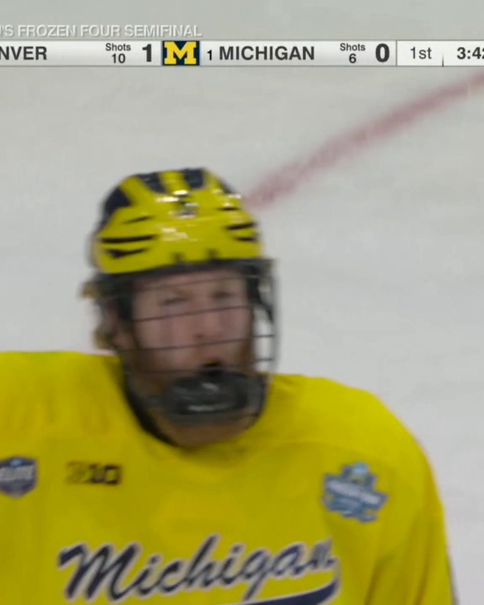 MICHIGAN POTS TWO GOALS IN A MINUTE TO TAKE THE LEAD 😳 Denver-Michigan on ESPN2 and the ESPN App NOW 🏒
