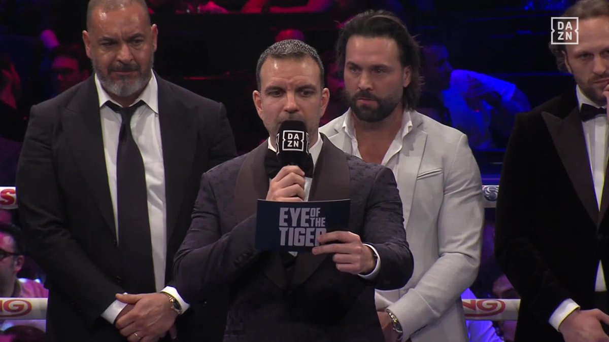 HERE COMES OSLEYS IGLESIAS!! 🇨🇺 #IglesiasSilyagin | Live NOW on DAZN ▪️