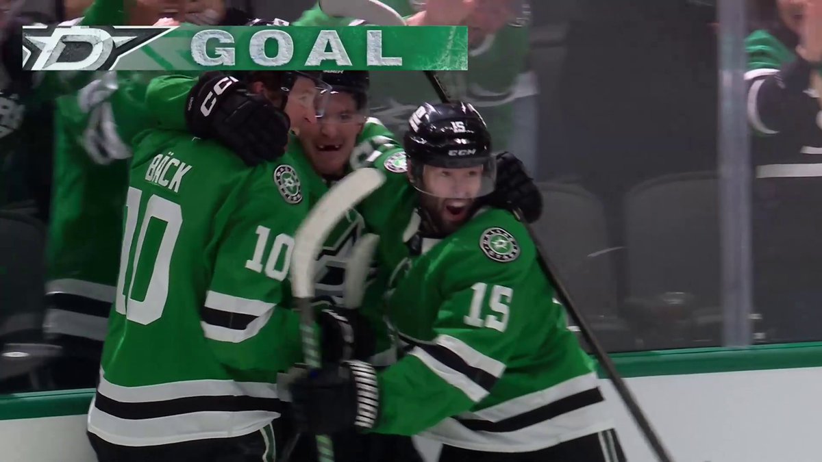 FIRST CAREER NHL GOAL!!! ⭐️⭐️⭐ 29-year-old Cameron Hughes nets his first one for the Dallas Stars after playing 456 AHL games! 👏 📺: ESPN+ ➡️ ️