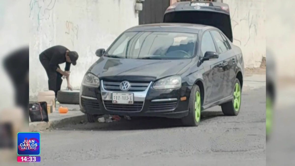 #Viral Identifican en redes a Fernanda N. como la mujer que huyó sin pagar #gasolina en #Momoxpan y robó tiendas en La Libertad. El vehículo involucrado también fue usado por un hombre para otro atraco en la Recta a #Cholula. 🚗💨