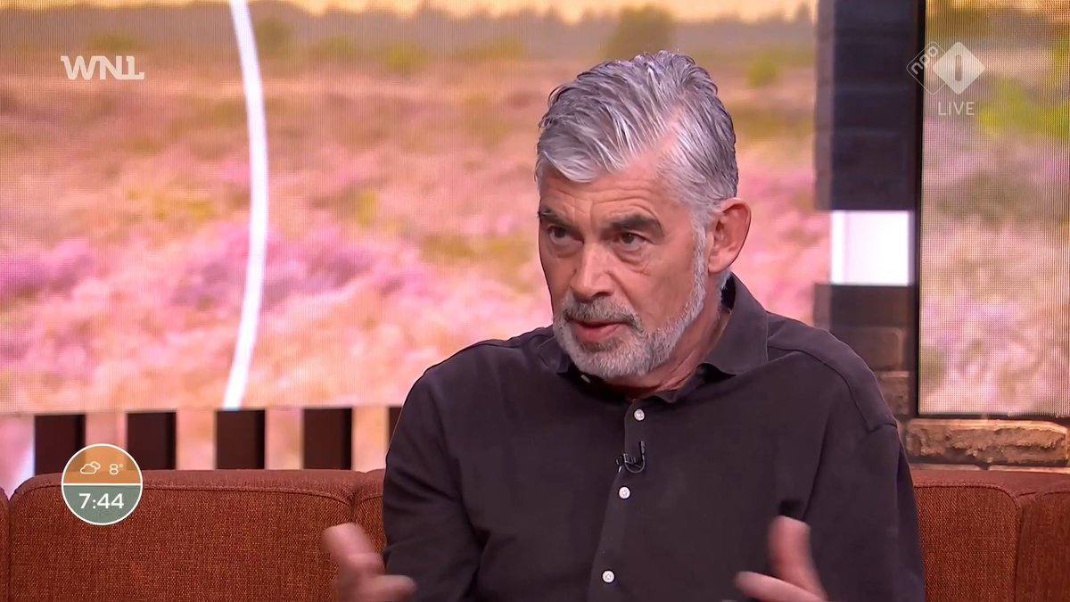 Rob Oudkerk voelt dagelijks de gevolgen van de oorlog in het Midden-Oosten: "Als ik op een verjaardag kom word ik geacht te veroordelen wat de Israรซlische regering doet. Als Nederlandse Jood word ik constant aangesproken op wat Netanyahu daar doet. Als ik ergens binnenkom is het net of ik een geweer van een IDF-soldaat in mijn handen houdt, alsof ik in Gaza kinderen en vrouwen heb vermoord." #WNL #GoedemorgenNederland