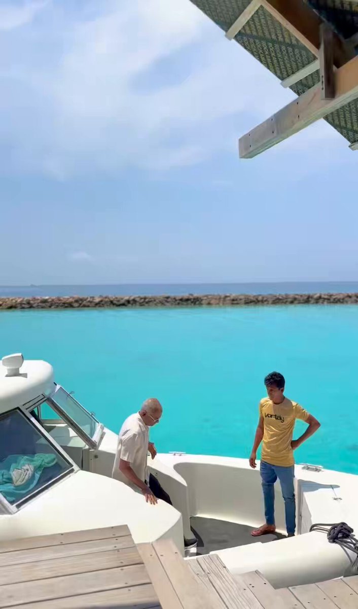 ރައީސް Ibrahim Mohamed Solih ގެ އުފަން ރަށް ހިންނަވަރުން، ލޯކަލް ކައުންސިލް އިންތިހާބުގައި އެމްޑީޕީއަށް ލިބުނު ބޮޑު ކާމިޔާބީ ފާހަގަކުރަމަށް ރައީސް Ibrahim Mohamed Solih ހިންނަވަރަށް ވަޑައިގެންނެވުން.