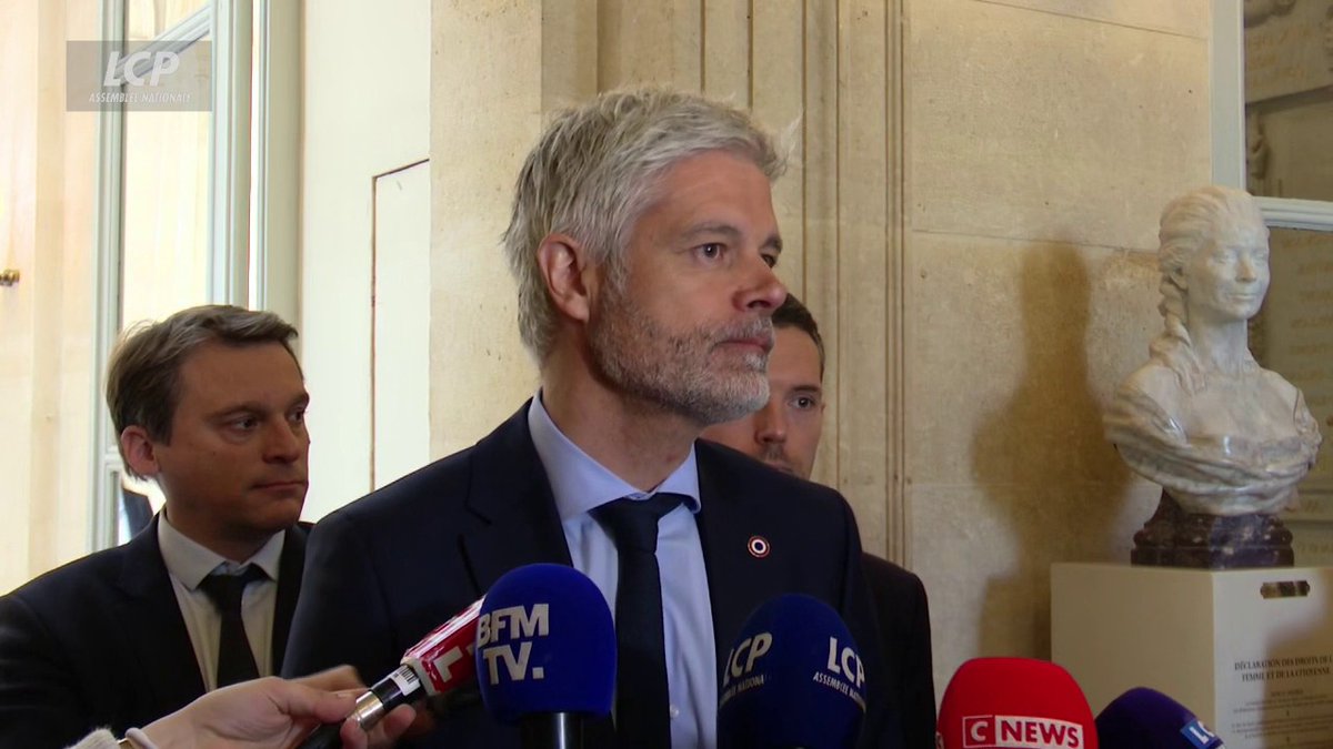 Travail le 1er-mai : "On doit faire face à une obstruction comme d'habitude de La France insoumise, qui installe le chaos dans cet hémicycle à chaque texte. Leur comportement est de plus en plus lamentable", estime Laurent Wauquiez (Droite républicaine).