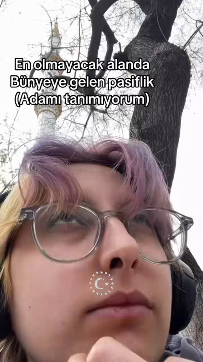 ⚪️ Genç bir kız, parkta otururken yanına gelen bir şahsın yaptığı teklifi paylaştı;