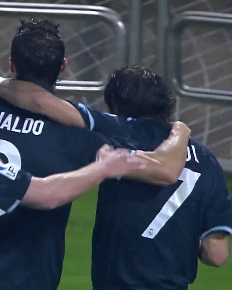 De Cristiano a Raúl. 🥹 ¡Así fue el último gol de Raúl González Blanco con el Real Madrid C.F. en LALIGA! LALIGARETRO | 42LEGADOSLALIGA