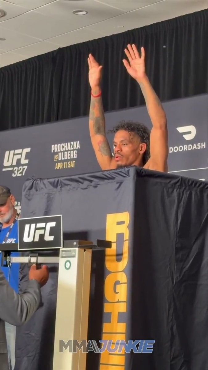 Chris Padilla lost no weight on his second #UFC327 weigh-in attempt and is officially two pounds over vs. MarQuel Mederos. Padilla has been fined 20% of his purse and the bout will continue.