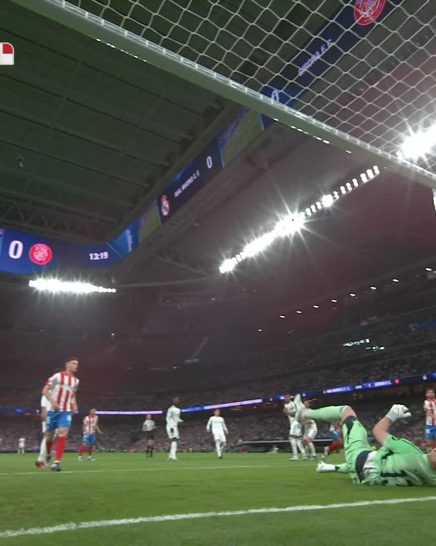 ¡Qué mano de Lunin! 🫣 RealMadridGirona | LALIGAHighlights | LALIGARETRO
