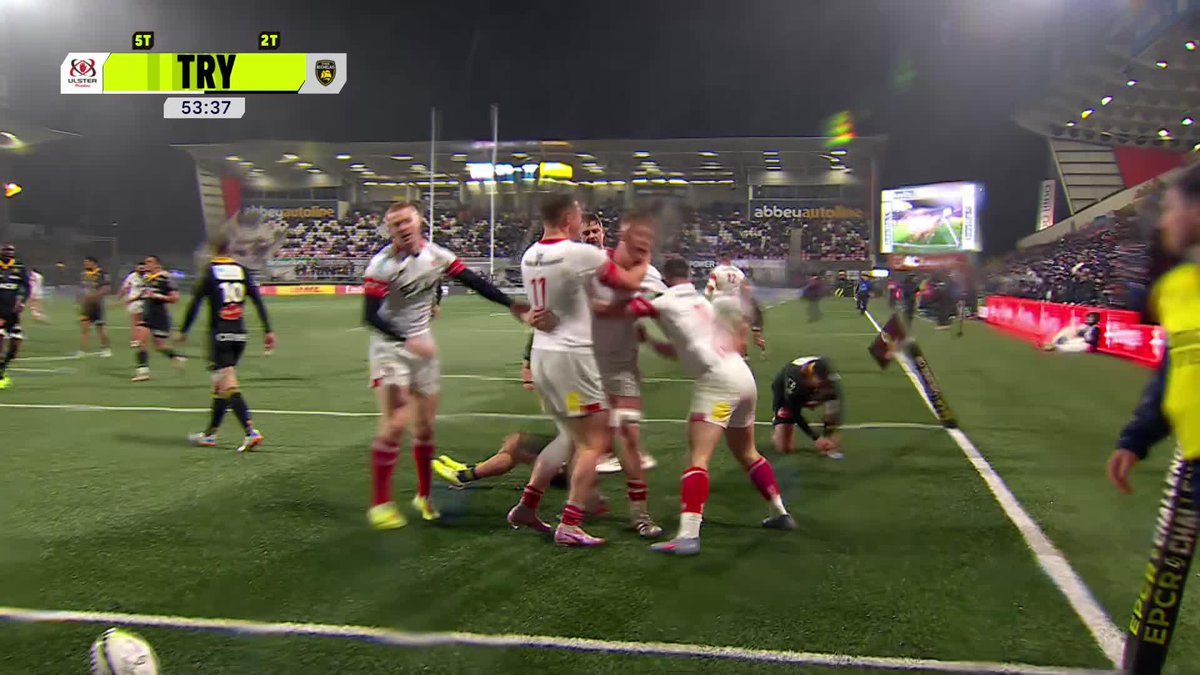 "The two Ward brothers combining!" 🎙️ Zac assists Bryn for Ulster Rugby's fifth try against La Rochelle ⚪ #ChallengeCupRugby