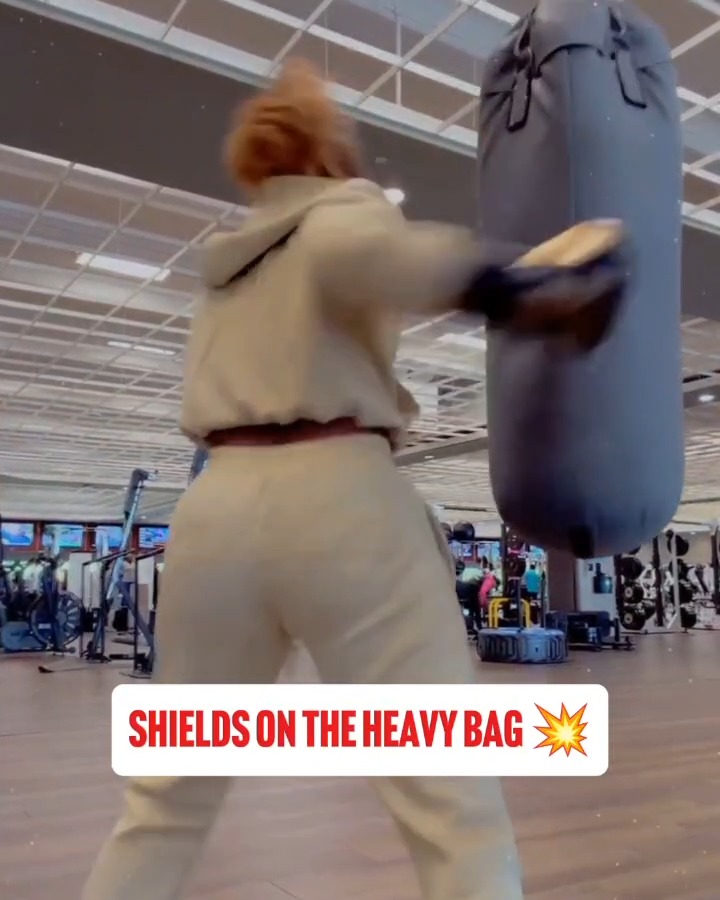 Claressa Shields lighting up the heavy bag while awaiting her next fight 👀