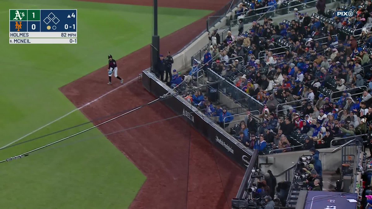 .Steve Gelbs reports on Jeff McNeil's return to Citi Field and his son being "obsessed" with the home run apple: "Jeff said he was having a very difficult time explaining to his three-year-old that it's no longer a good thing for the apple to go up."