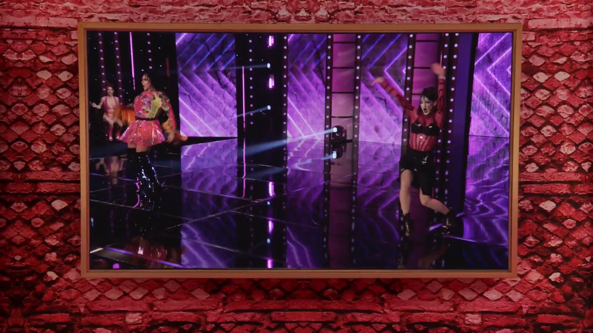 Ru, don’t play with me. MANDY WON THIS!! #DragRace #DragRace18