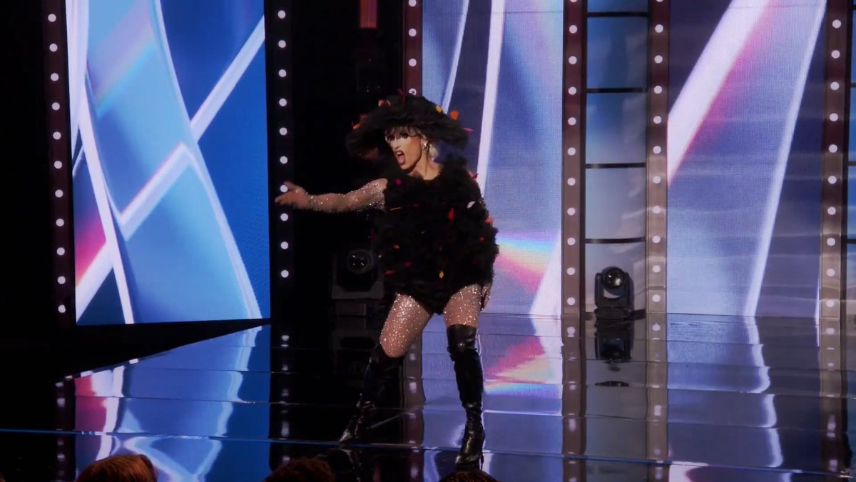 Next up, DD Fuego and Vita VonTesse Starr! 👯‍♀️ #DragRace