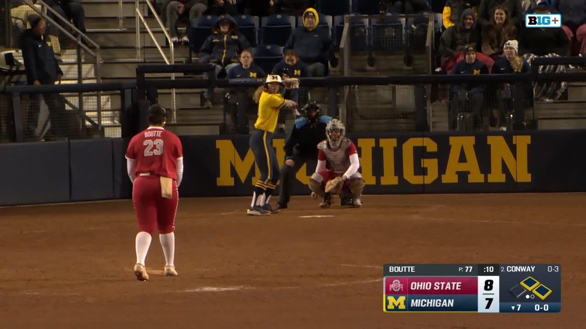 WALK-OFF MOONSHOOT! 🌖 #GoBlue