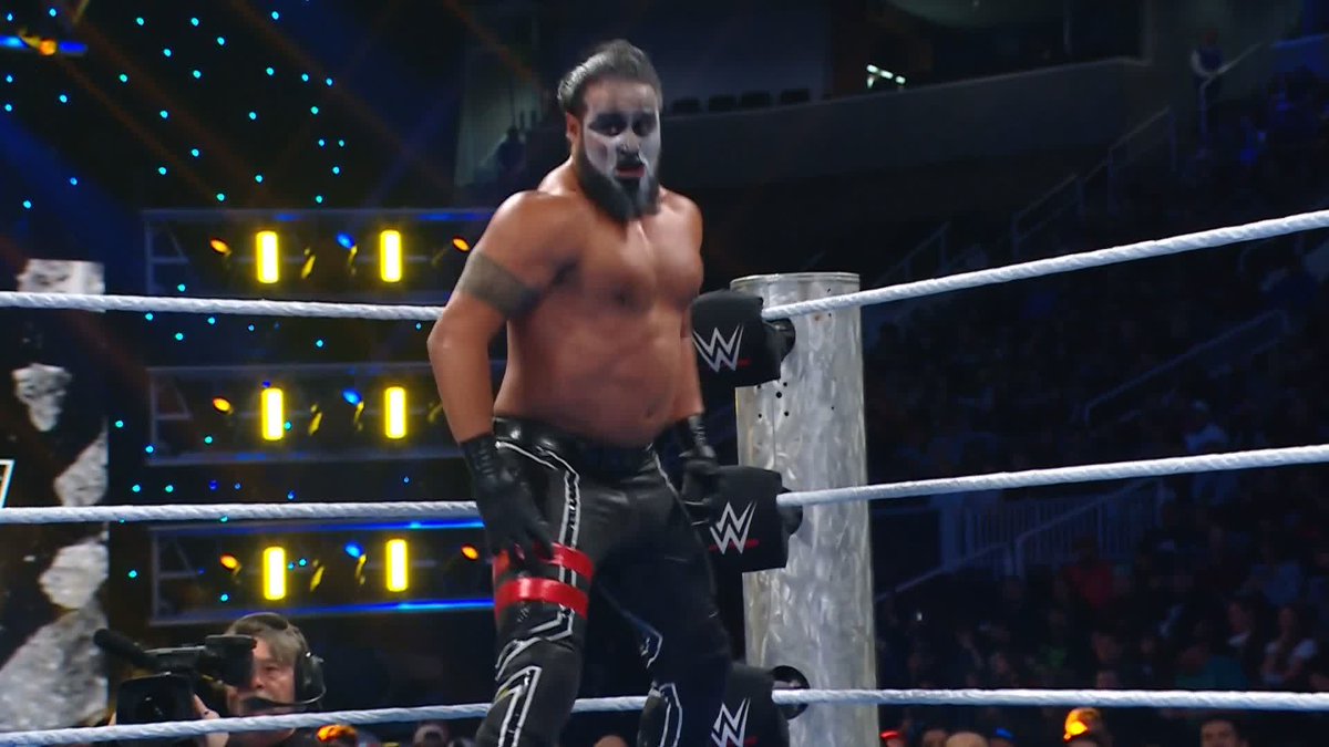 Grabbing the momentum. 😤 Jacob Fatu gets the HUGE win!!