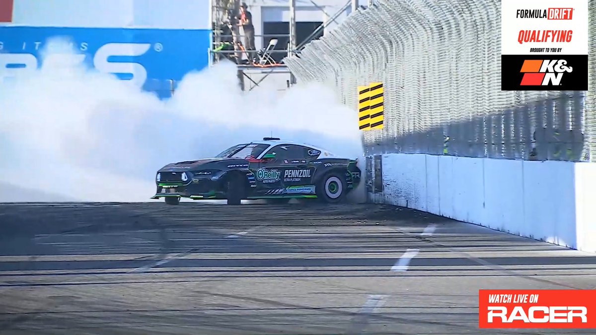 How the 5X Champ does it. 🥇 James Deane throws down 89pts to take the top spot here in Long Beach. Presented by @KNFilters #FormulaD #FormulaDRIFT #FDLB