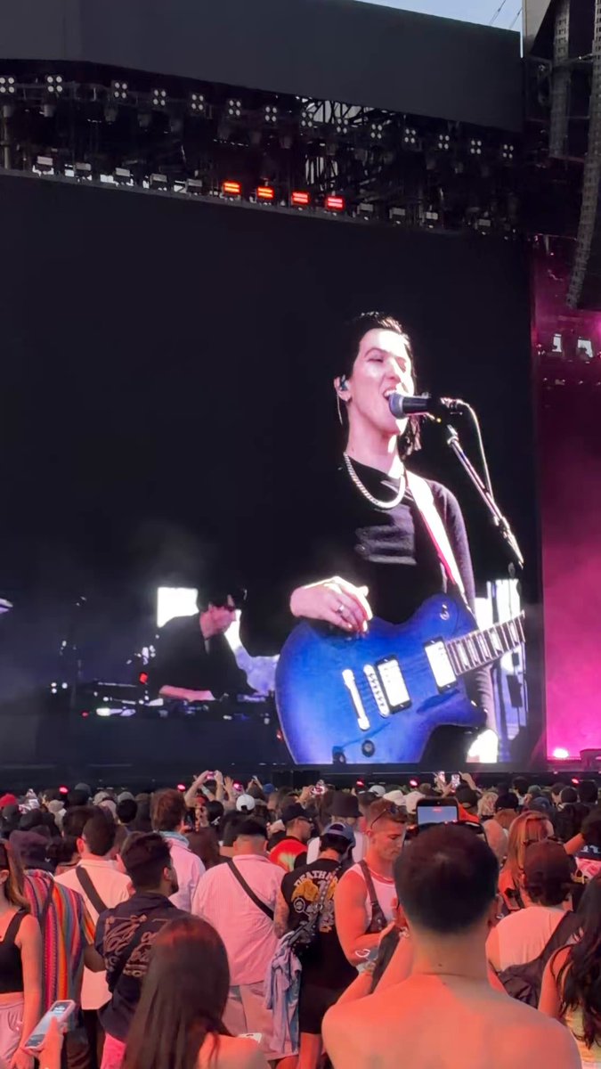 The xx reunited for one of their first performances in 8 years at #Coachella