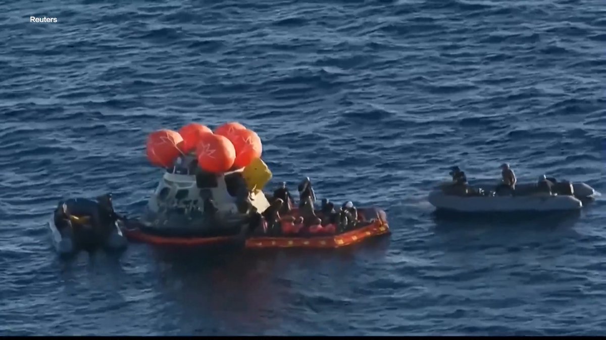 美国国家航空航天局(NASA)“阿尔忒弥斯二号”任务的四名宇航员完成历史性的绕月飞行后，于美东时间星期五(4月10日)晚间8点07分返回地球。搭载三名美国宇航员和一名加拿大宇航员的“猎户座”飞船在距离加利福尼亚州南部海岸约300公里的太平洋海域溅落。 相关报道👉