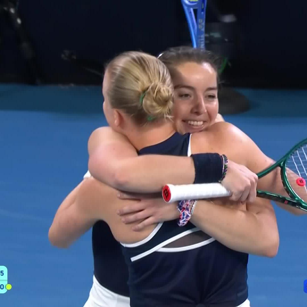 Cue the celebrations 🙌🇬🇧 The moment Harriet Dart and Jodie Burrage punched Team Great Britain's ticket to Shenzhen. #BJKCup