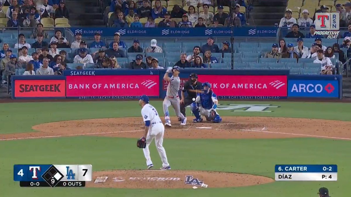 Evan Carter goes yard to make this a 1-run game in the 9th! 👀