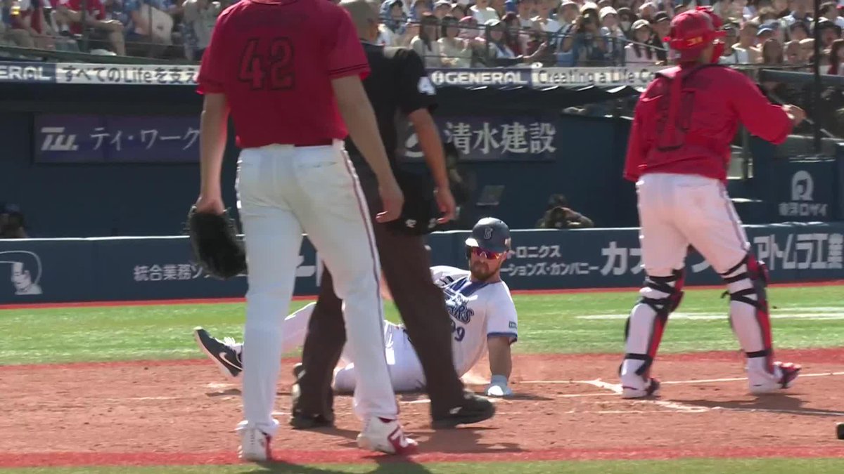 二死1.2塁のチャンスで #佐野恵太 選手がレフト線へヒットとを放つと、#牧秀悟 選手、そして1塁ランナーの #ヒュンメル 選手も一気に生還し逆転に成功✨ 3回裏 DB 2 - 1 C #baystars