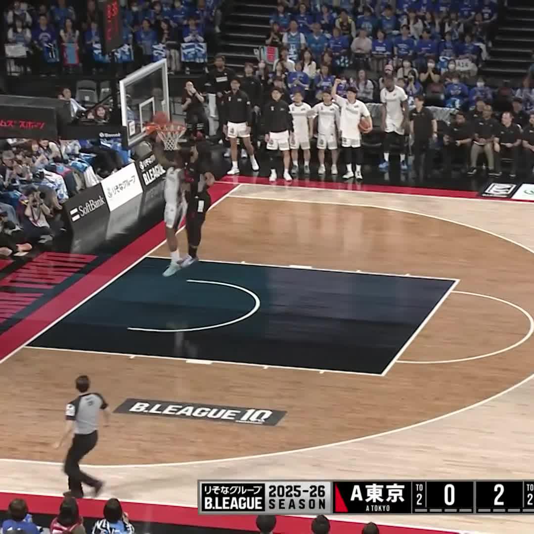 試合開始早々、ブロックが炸裂💥 デイヴィスが相手速攻を阻止🛡️🖐️ Brandon Davies 📲バスケットLIVE配信 #アルバルク東京 #GRITUP