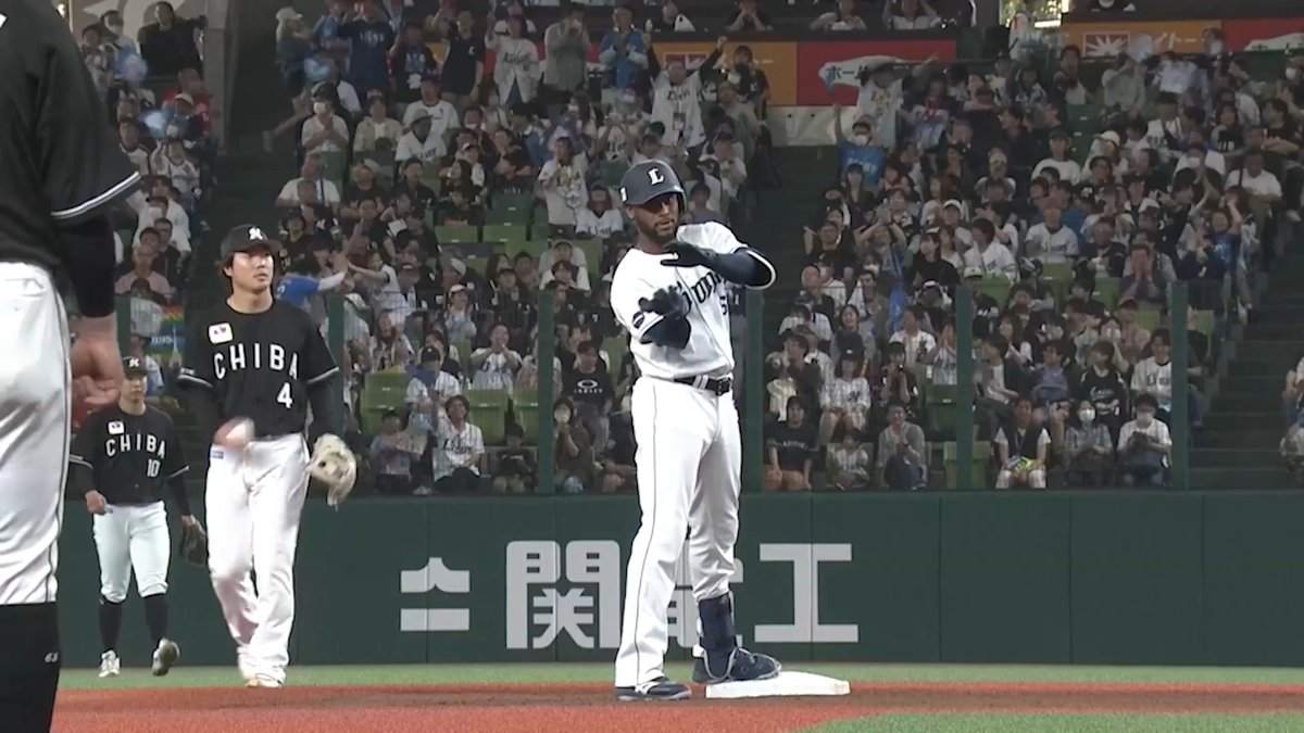 #カナリオ 選手が3点適時二塁打を放つ！ 右中間を破る一打で、走者一掃します！ #seibulions #打破 #圧倒的至近距離 #プライドシリーズ