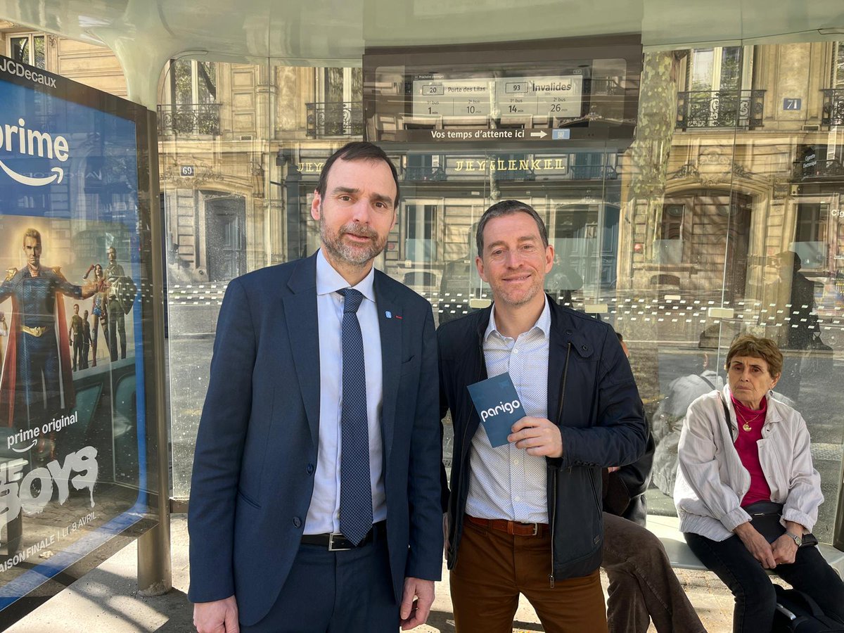 Mais pourquoi les numéros de bus rétrécissent-ils au-dessus des abribus ? 🚌 🔍 Qui a eu cette idée surprenante ? Laurent Probst, DG IDF Mobilités, s'explique. 👉 #Parigo saison 10 avec Bertrand Lambert 👉 Chaque samedi ⏰ 12h35 @france3Paris ▶️ Replay sur 📺