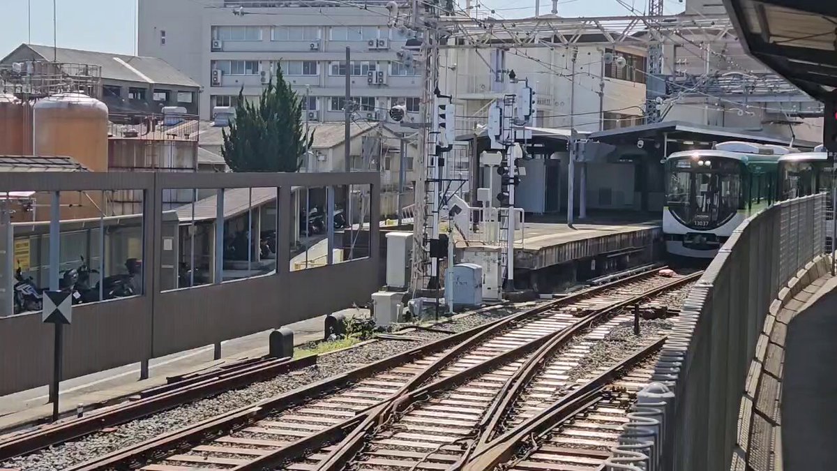 昼間に中書島のこの渡り線渡るの久し振りに見たわ。