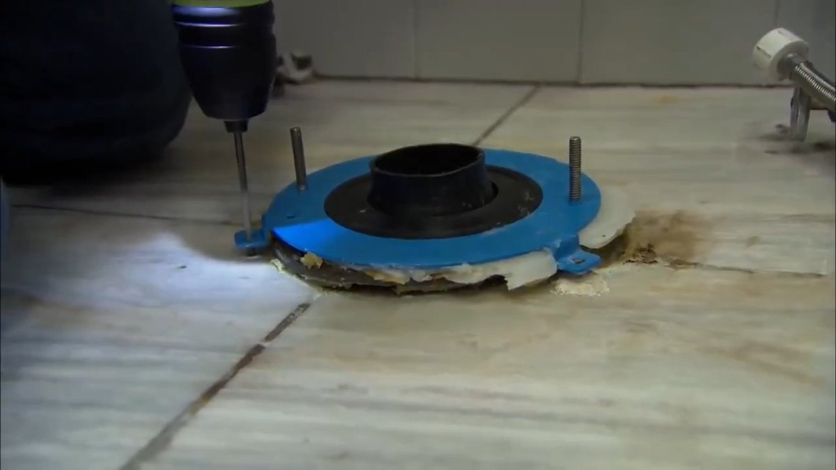 A small change can make a big difference in your bathroom layout 🚽 Learn how to rotate a toilet for a better fit and improved functionality.
