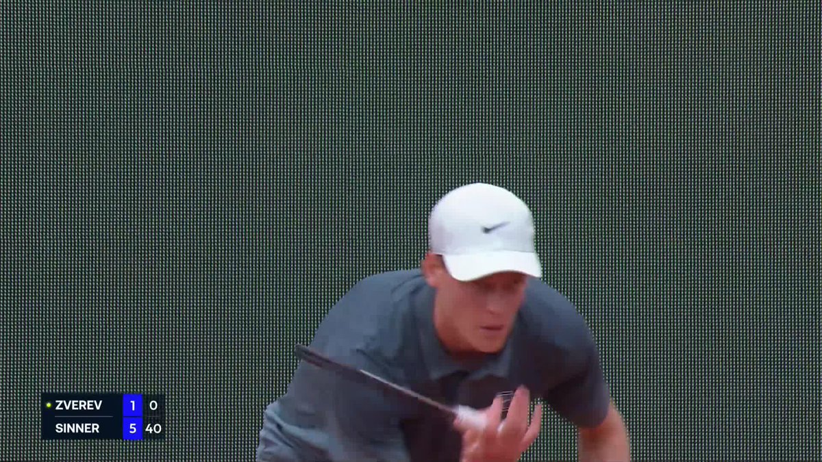Le revers LASER de Jannik Sinner pour conclure le set contre Alexander Zverev. 🫠 Le niveau est TERRIFIANT. 😳🇮🇹