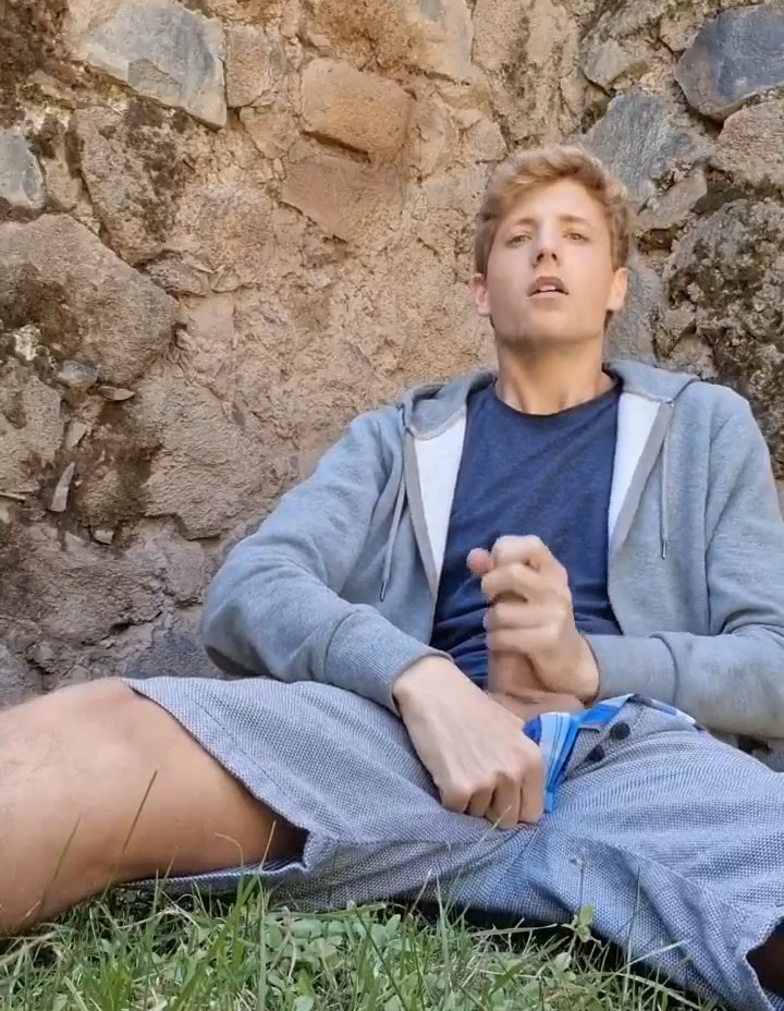 #jackin of in nature. #cum #outdoorsex