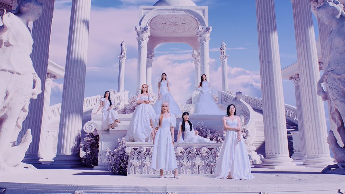 4 years ago today, Dreamcatcher released their 2nd Album ‘Apocalypse : Save us’ with title track ‘MAISON’
