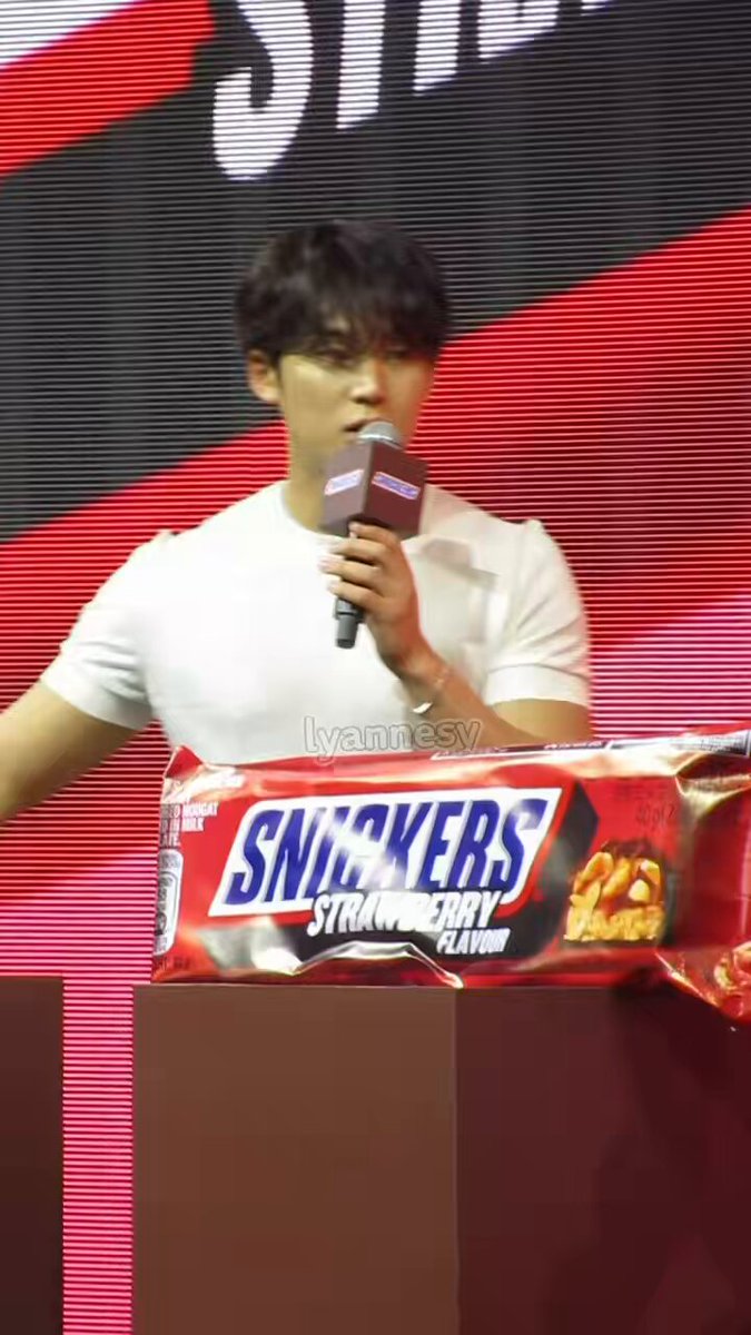 Mingyu truly appreciated the host for watching Boomily Outing gose ep🥹 kudos to the host for doing his research 👏 #SNICKERSwithMINGYU