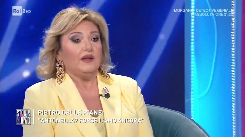 - Ci stiamo prendendo del tempo • Adesso il tempo è scaduto - Ma lei dice che è ancora innamorata di me • Vabbè, però non ti vuole #storiealbivio