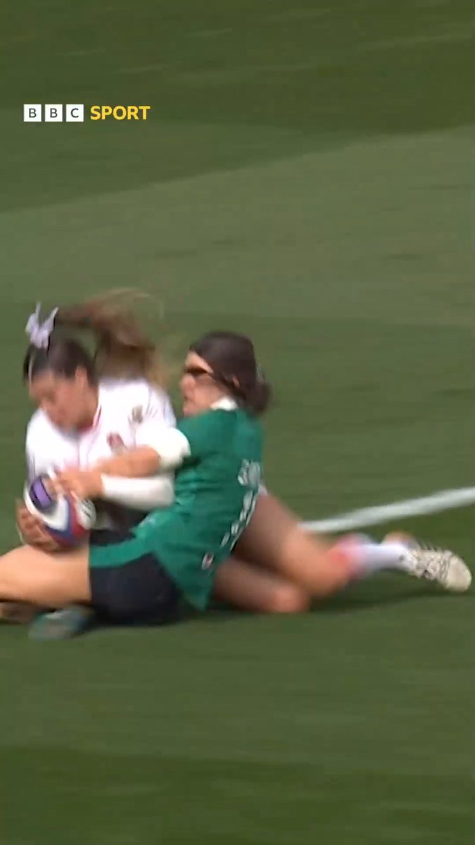 It's 34 games unbeaten for the Red Roses in the Women's Six Nations 🌹 Jess Breach grabbed the important bonus-point try in their opener against Ireland 🏉