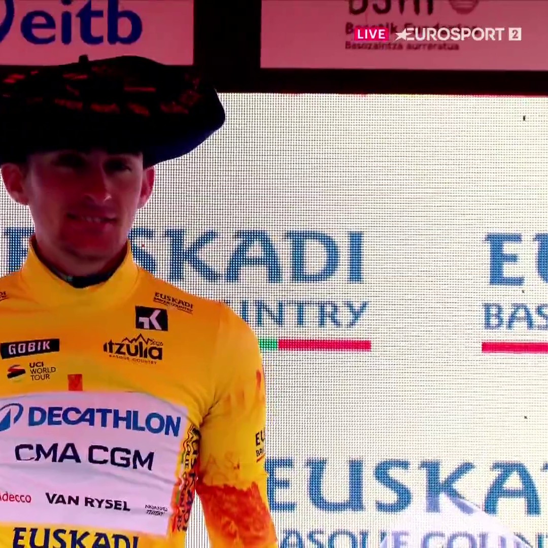 PAUL SEIXAS SUR LA PLUS HAUTE MARCHE DU PODIUM 🙌 #LesRP