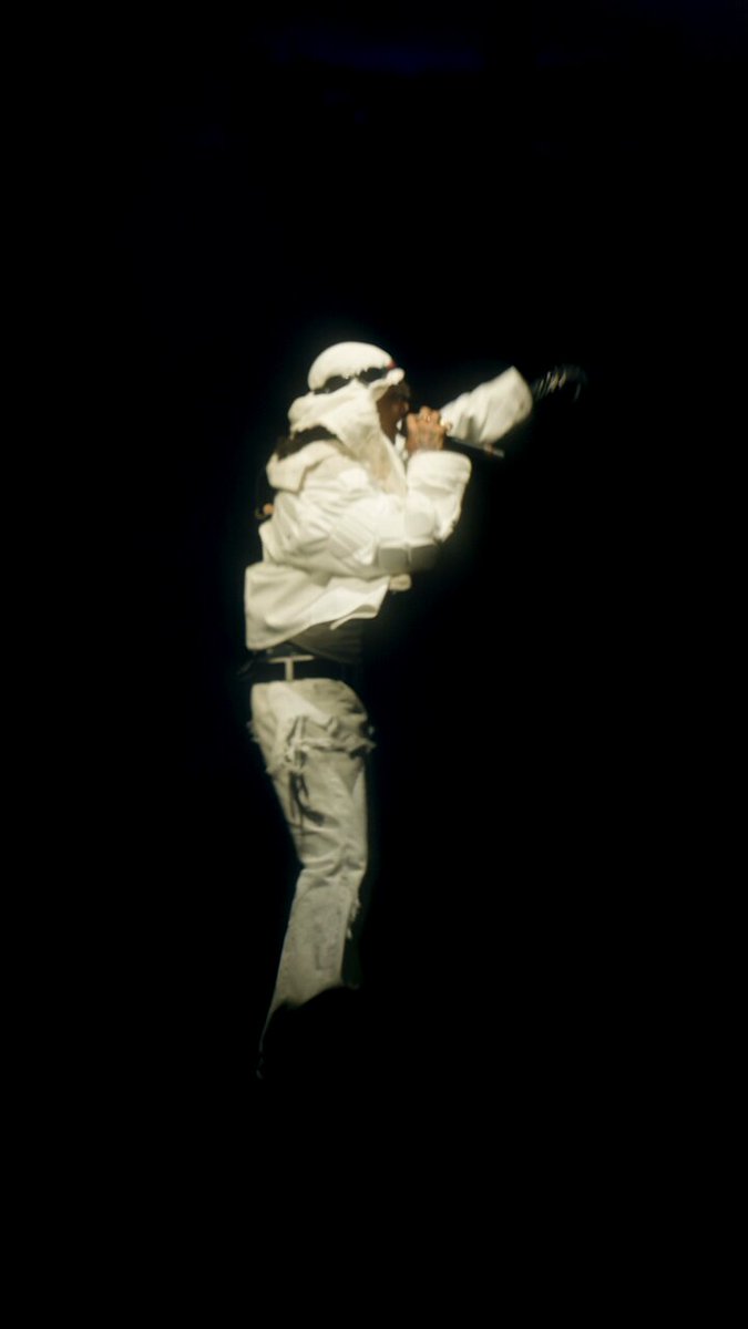 Swae Lee performing “Swang” last night at Coachella 🔥 He allegedly had to leave out songs like “Black Beatles” because his set was cut short after the crowd started getting too wild 😳