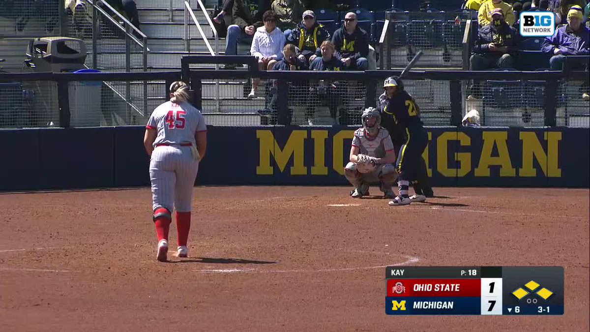 BALLGAME! Vallimont with her second game-ending grand slam in nine games. 💪