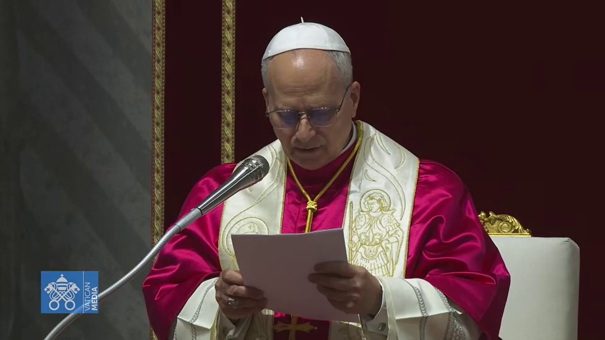 “Basta ya de la exhibición de la fuerza, basta ya de la guerra. La verdadera fuerza se manifiesta en el servicio a la vida”. El papa León XIV pidió terminar con “la idolatría de uno mismo y del dinero” en la Vigilia de Oración por la Paz en la Basílica de San Pedro.