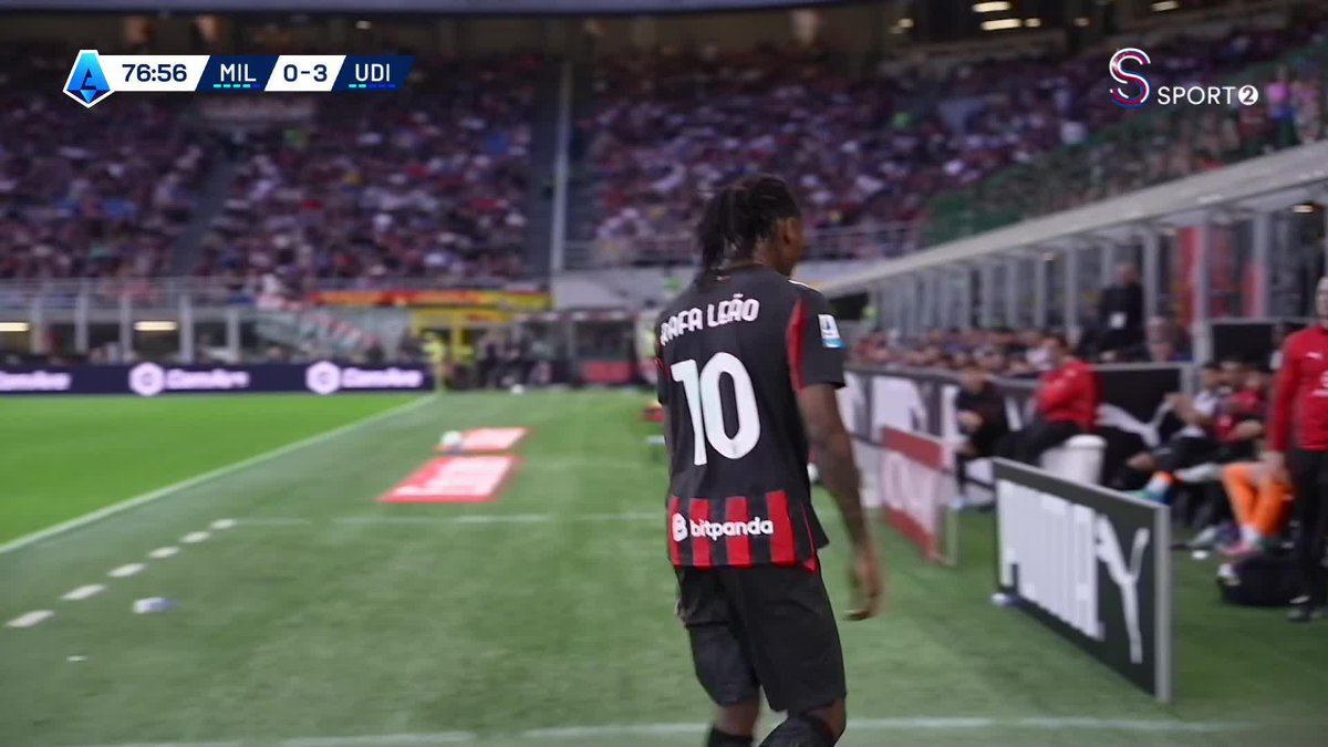 Rafael Leao, oyundan çıkarken San Siro'da ıslıklandı.