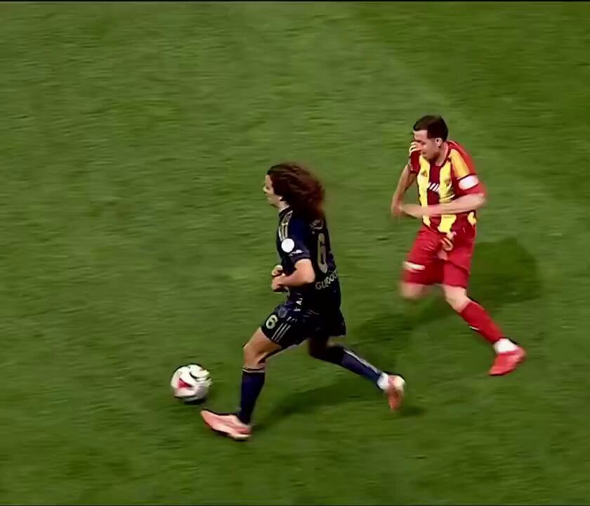 Fenerbahçe sensin, Guendouzi. Sahtekarlığı çabuk öğrendin.